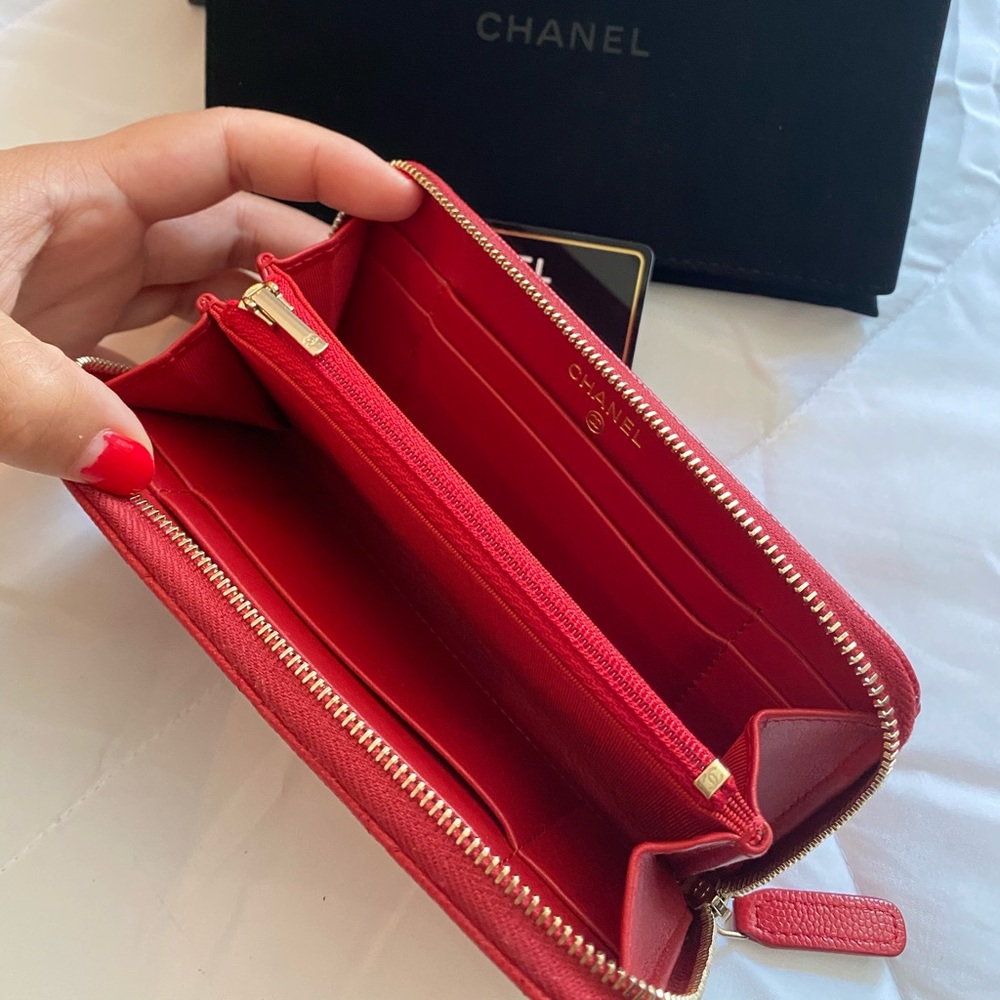 CHANEL MEDIUM ZIP WALLET - Picture 3 of 5